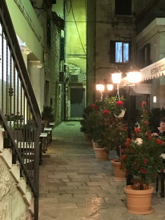 Room N&M - Diocletians Palace Split Exterior foto
